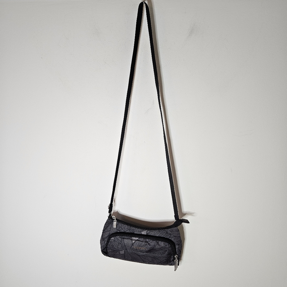 Baggallini Everyday Crossbody Bagg Black Gray Geometric Nylon Zippers